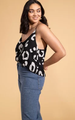 Women Dancing Leopard Birdie Cami Top In Oversized Mono Leopard