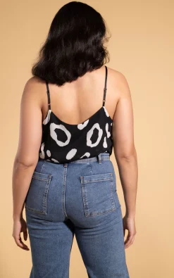 Women Dancing Leopard Birdie Cami Top In Oversized Mono Leopard