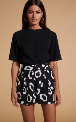 Women Dancing Leopard Chica Bella Shorts In Oversized Mono Leopard