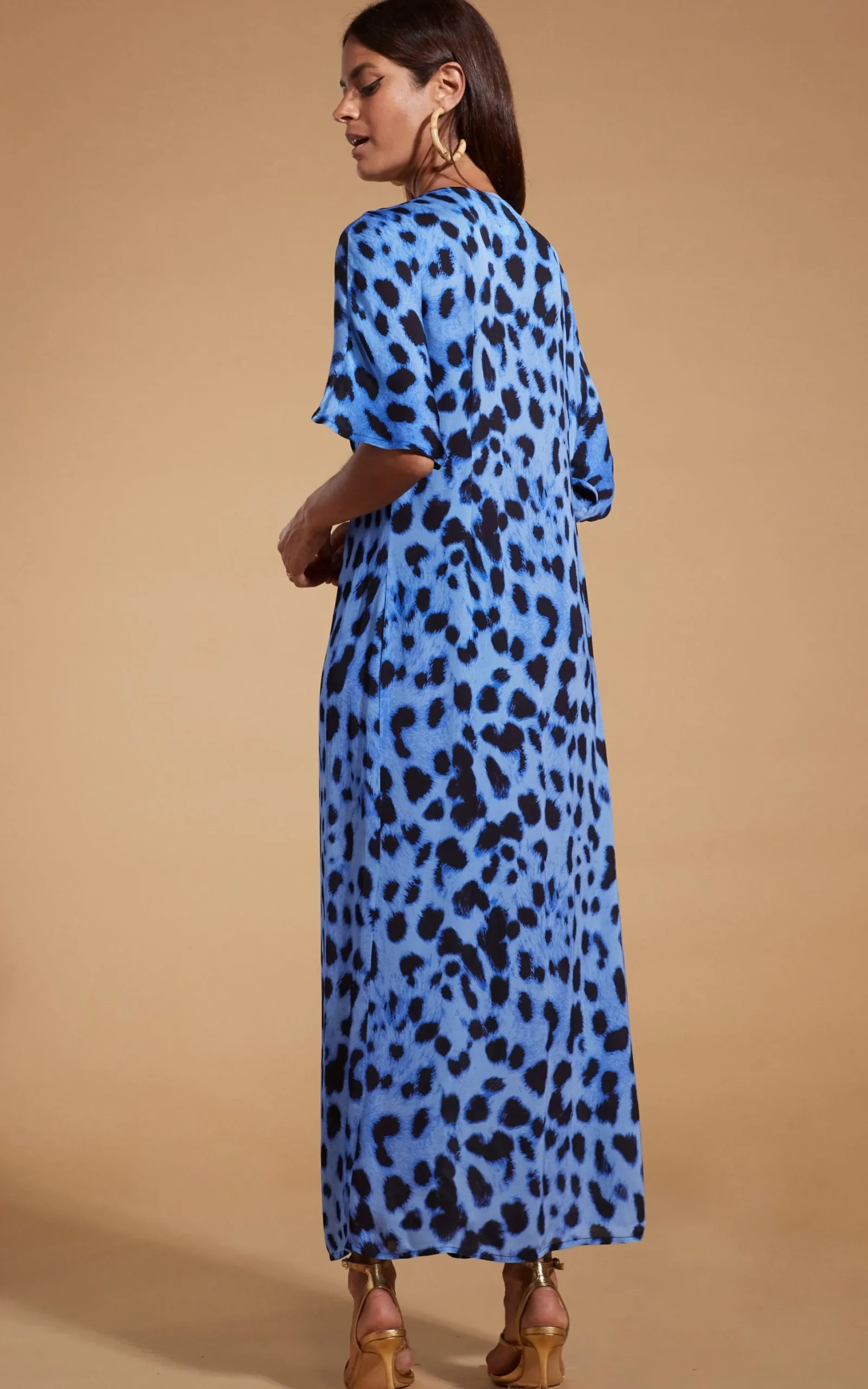 Women Dancing Leopard Makuna Kaftan In Bright Blue Leopard
