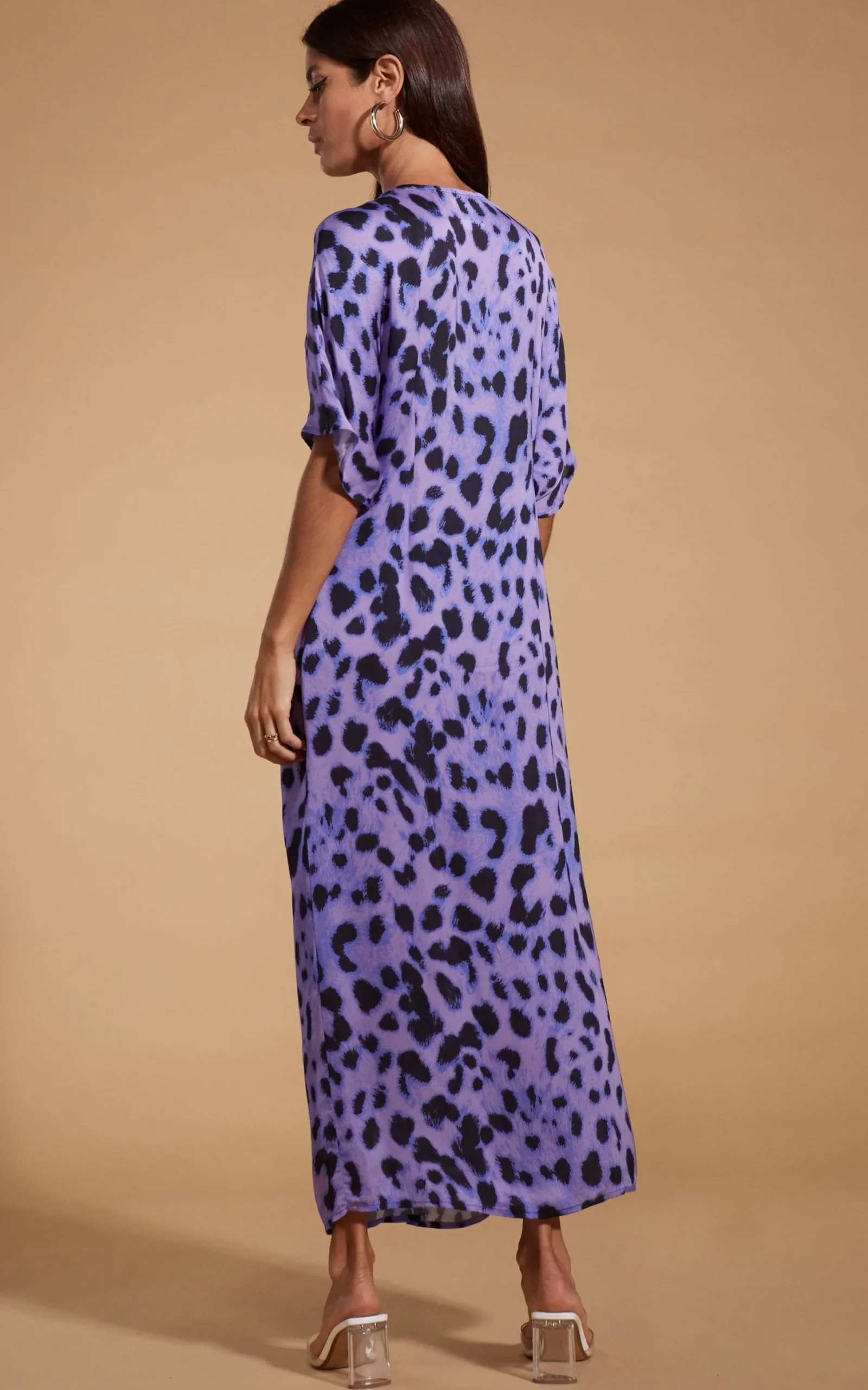 Women Dancing Leopard Makuna Kaftan In Lilac Leopard